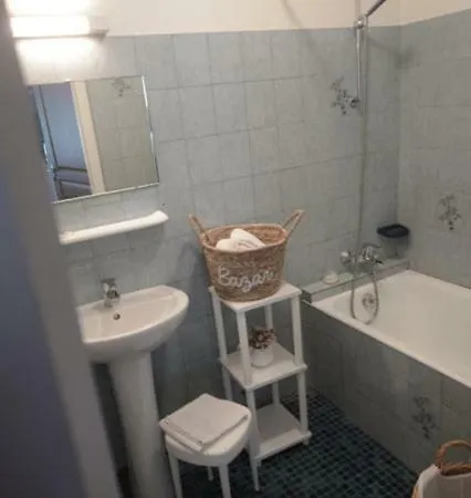 Ondoria Apartment
